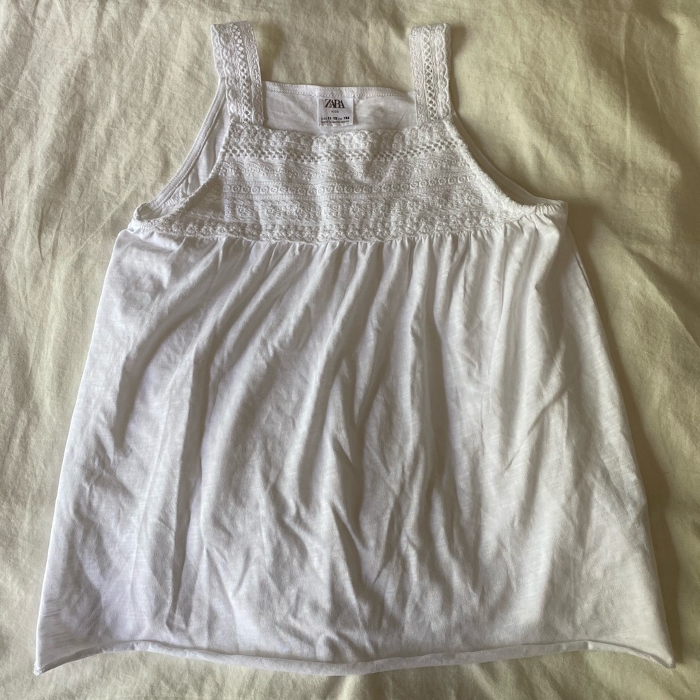 3/$15 Zara girls white tank top lace detail neck